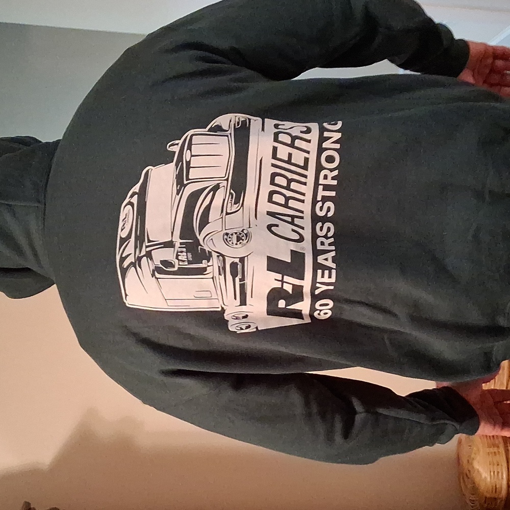 R+L Carriers Size XL, Dark Green Sweatshirt With Hoodie. New - Picture 2 of 9